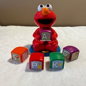 Playskool Seasame Street Elmo’s Find & Learn Alphabet Blocks